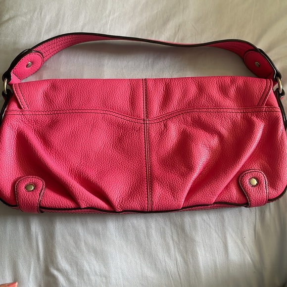 Danier Leather Shoulder Bag Bubblegum Pink - Picture 2 of 8